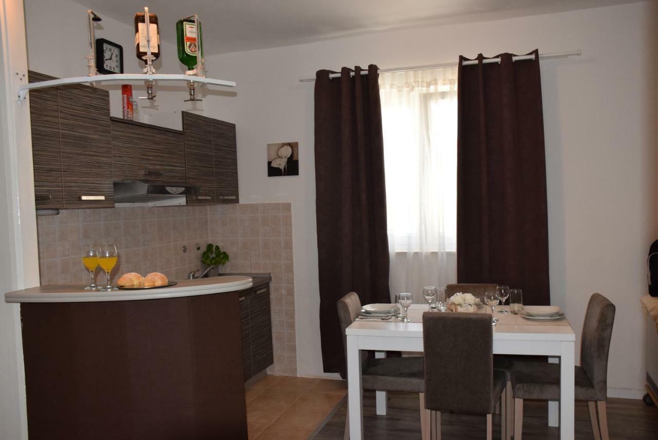Apartments Zelic Vodice Esterno foto