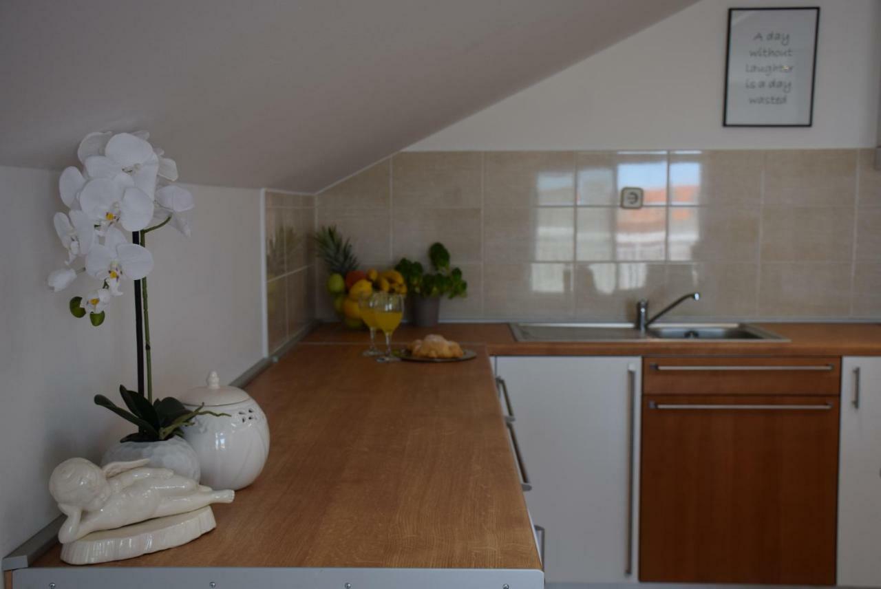 Apartments Zelic Vodice Esterno foto
