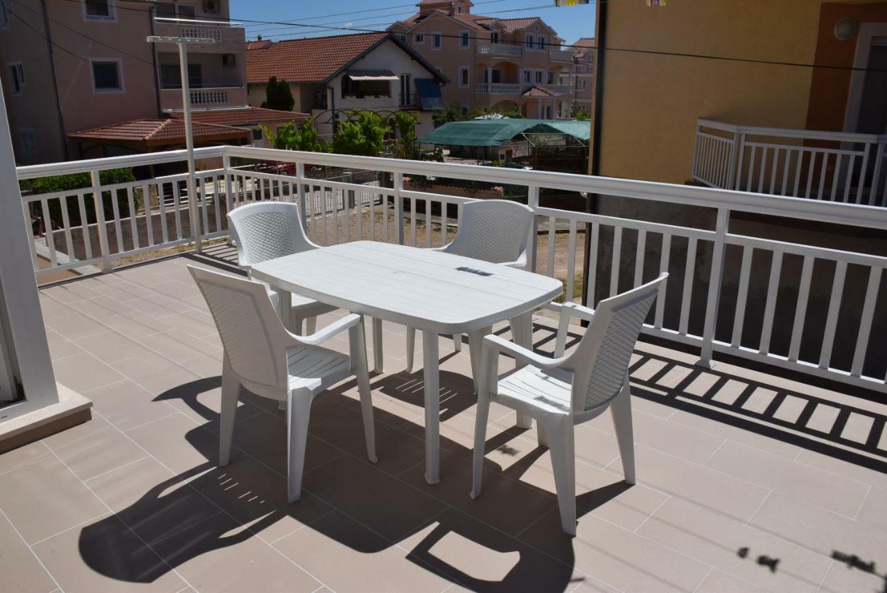 Apartments Zelic Vodice Esterno foto