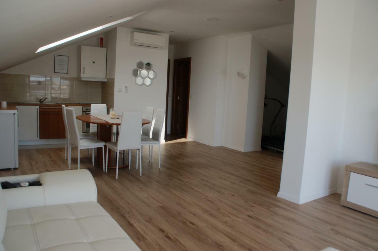 Apartments Zelic Vodice Esterno foto
