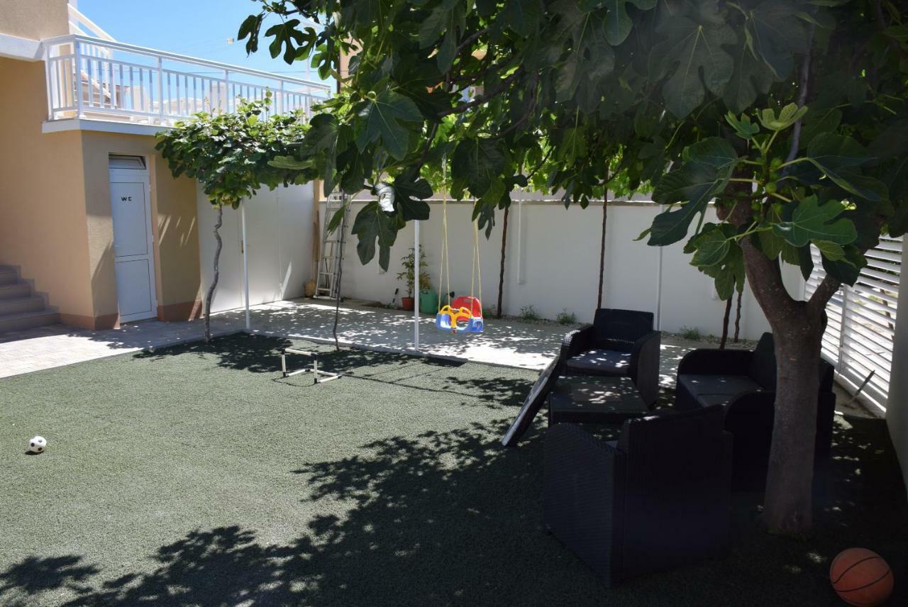 Apartments Zelic Vodice Esterno foto