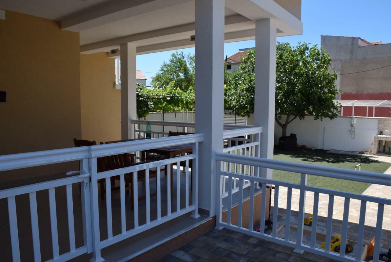 Apartments Zelic Vodice Esterno foto