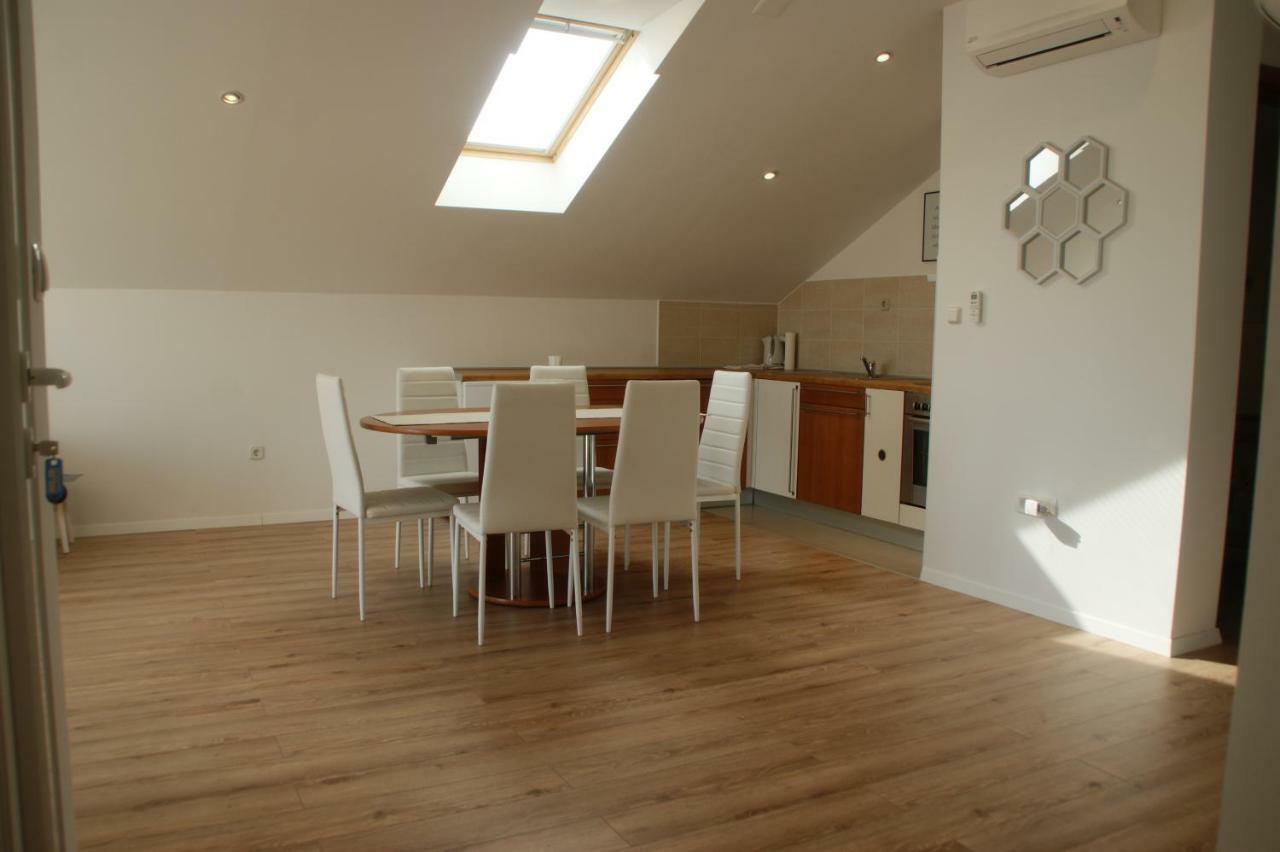 Apartments Zelic Vodice Esterno foto